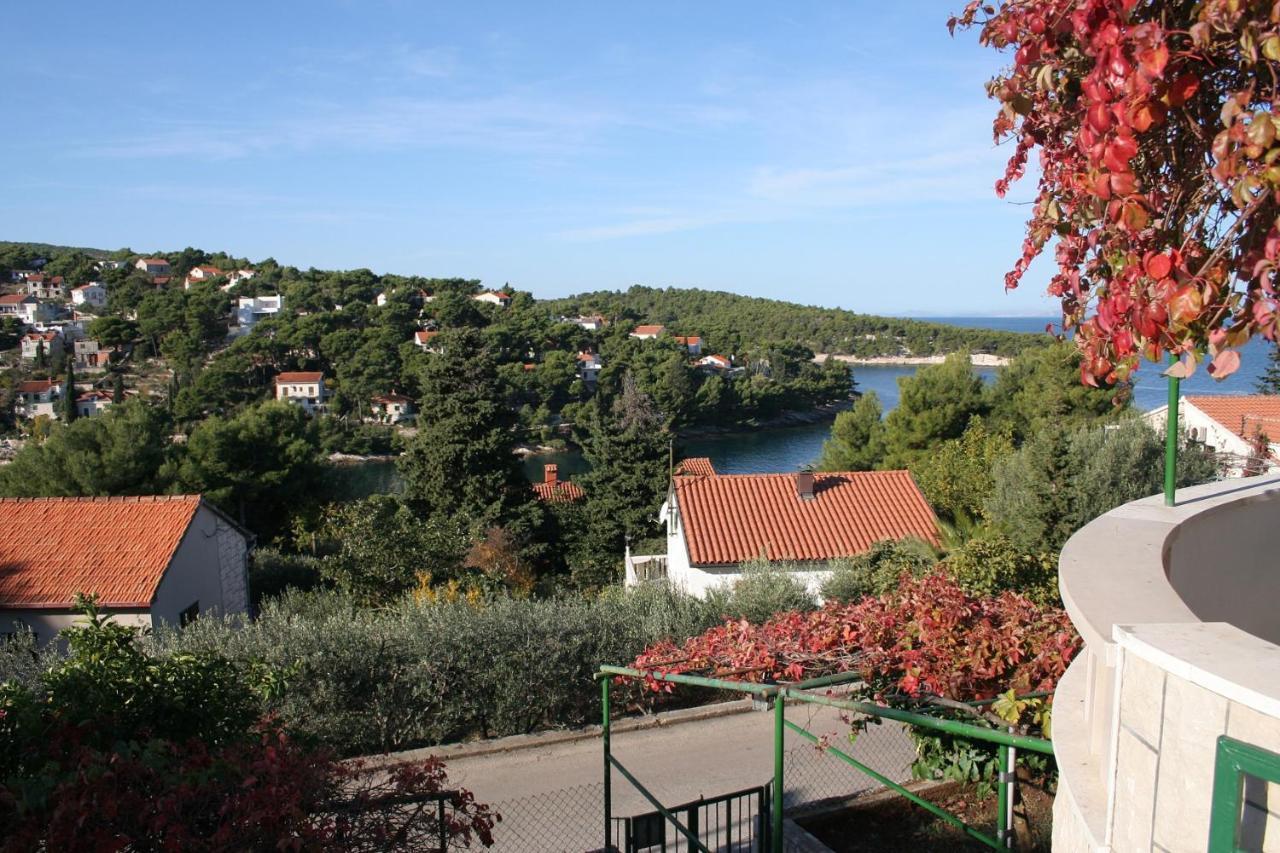 Apartments By The Sea Splitska, Brac - 2923 Постира Экстерьер фото